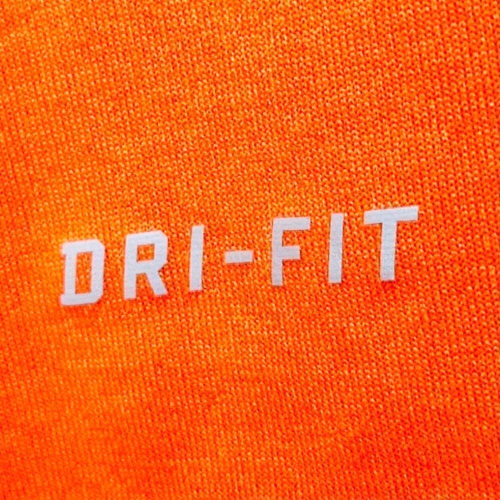 NWOT NIKE UNISEX Crew Neck Tee. - Picture 9 of 13